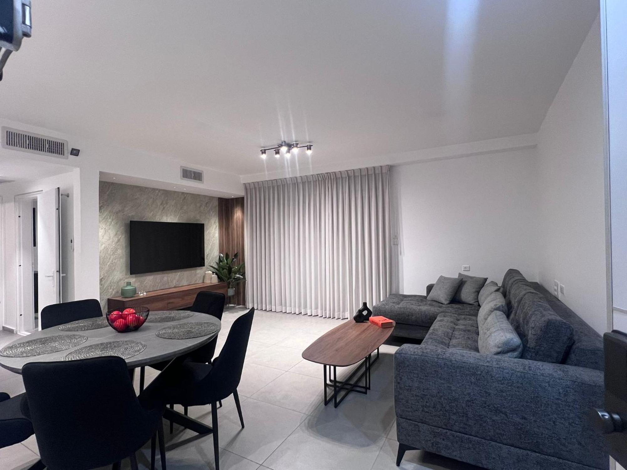 Luxury Queen Royal Park Eilat Exterior photo